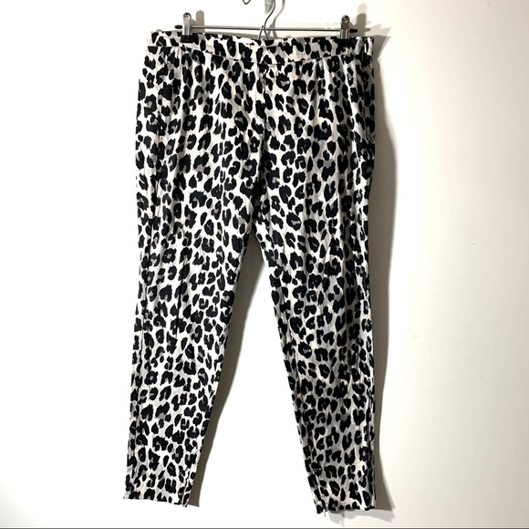 2/$35 French Connection Leopard Ankle Pants - Picture 1 of 10